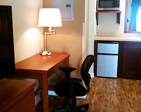 Fieldhouse Inn & Conference Center Kenedy Luaran gambar