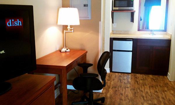 Fieldhouse Inn & Conference Center Kenedy Luaran gambar