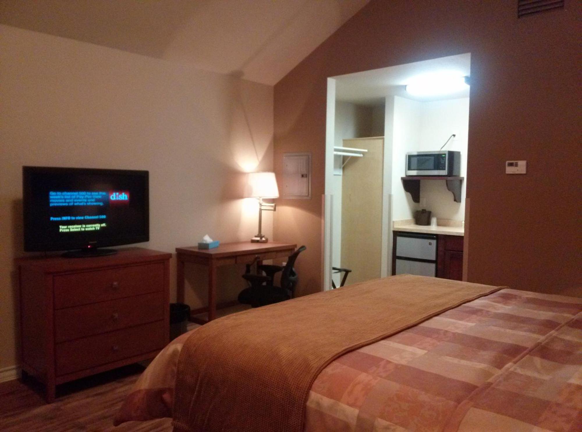 Fieldhouse Inn & Conference Center Kenedy Luaran gambar